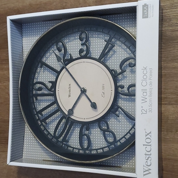 12 inch wall clock with open back. Westclox brand. New in box. - Picture 4 of 7